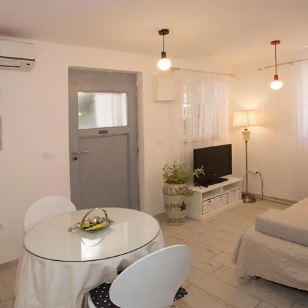 Apartment Studio&room Petra